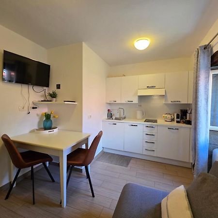 Apartment Hum-The Smallest Town In The World エクステリア 写真