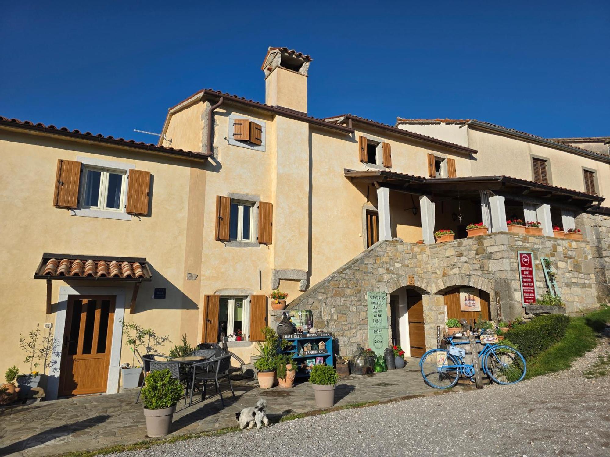 Apartment Hum-The Smallest Town In The World エクステリア 写真